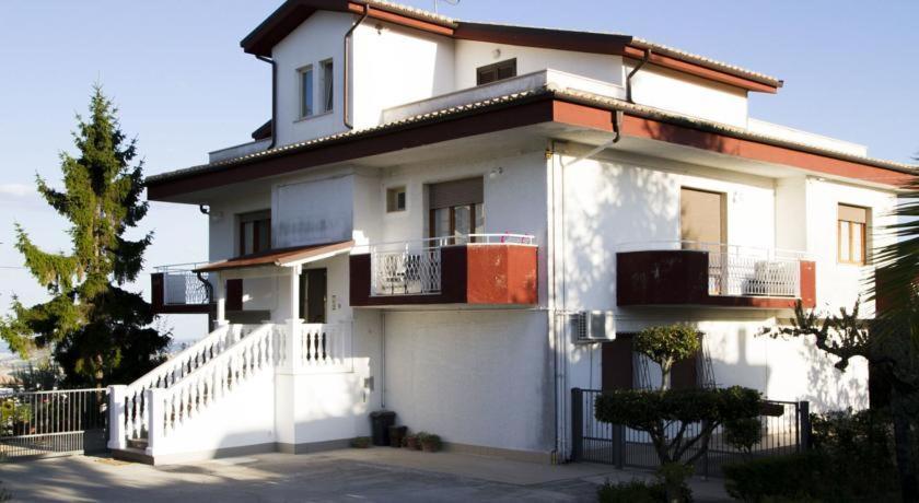 Bed and Breakfast A Casa Di Gio' Атри Экстерьер фото